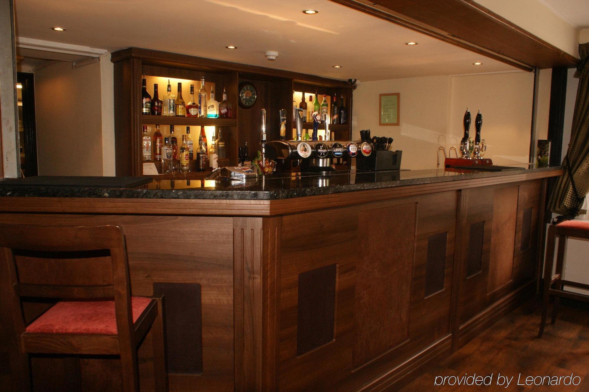 The White Horse Hotel Hertingfordbury Restaurant photo