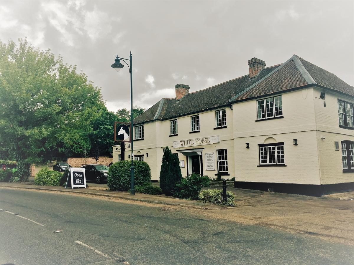 The White Horse Hotel Hertingfordbury Exterior photo